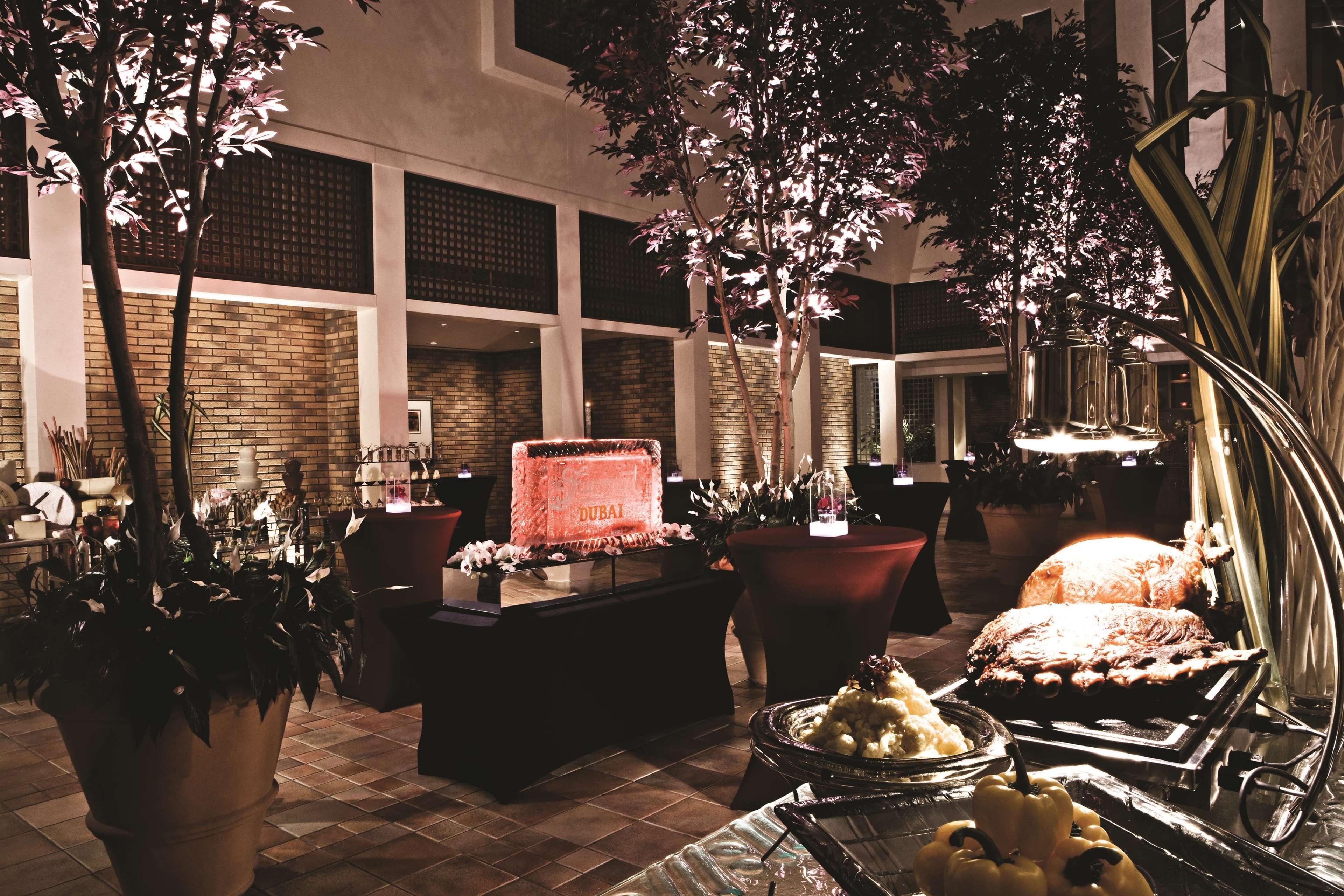 Готель Fairmont Дубай