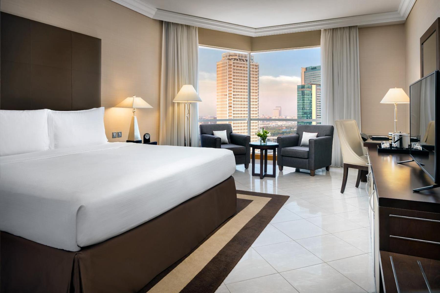 Отель Fairmont 5*