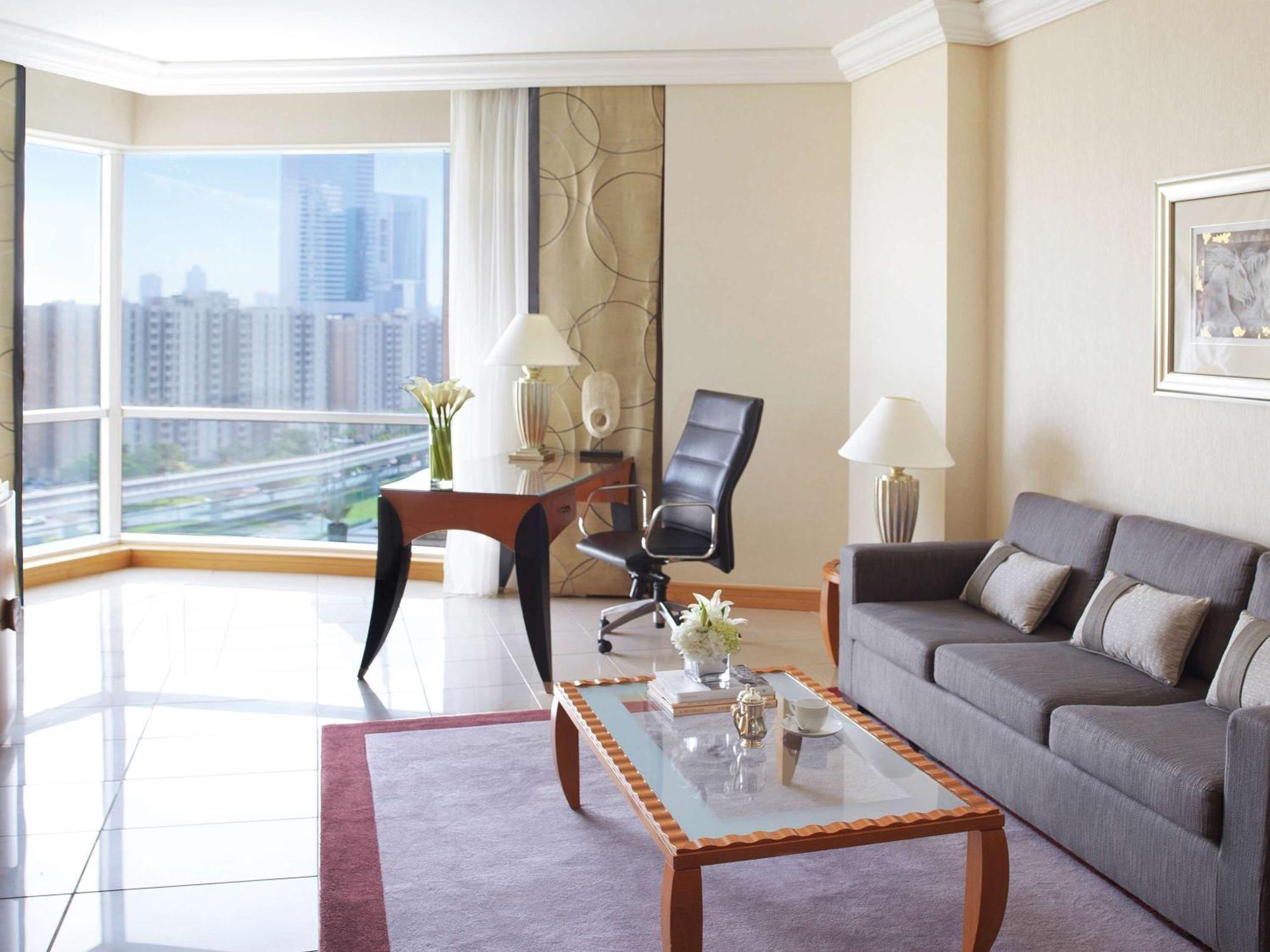 Fairmont Готель